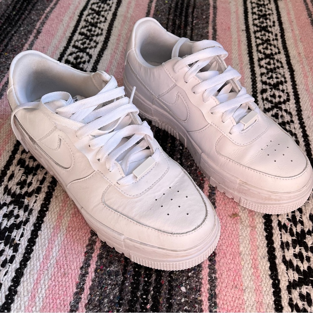 HOST PICK ❤️ Nike Air Force 1 white women’s
